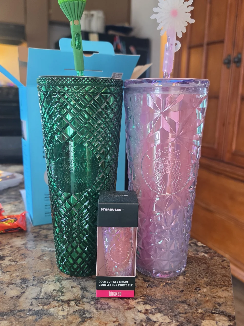 Starbucks Wicked Emerald City And Glinda Tumbler With Matching Keychain
